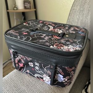 Cosmetic travel bag